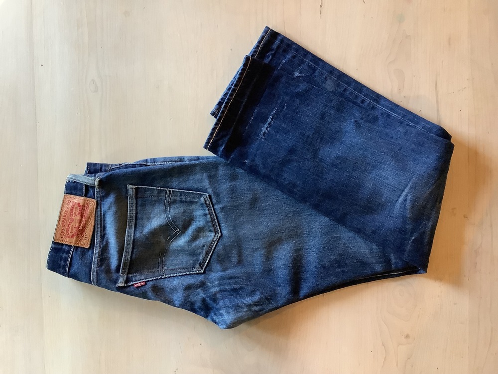 Levi’s 511 Lightly Distressed Slim Jeans Dark Wash Blue Denim 31x32